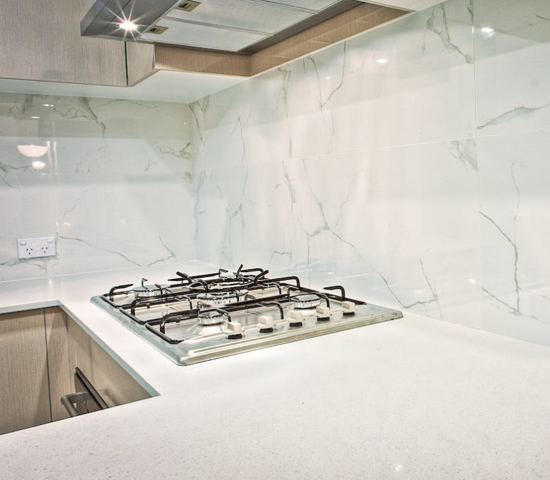 Protection Anti-Éclaboussures Pour Cuisinière - En Acier Inoxydable Et Aluminium - Réglable, Facile à Nettoyer