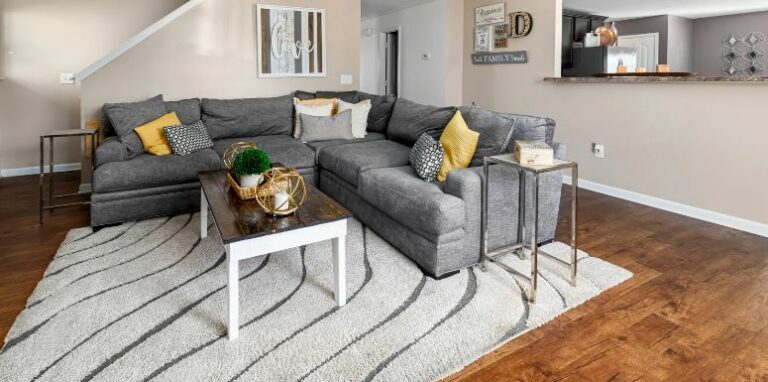 Déco avec canapé gris anthracite : inspirations et astuces